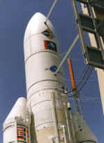 Pose d'ariane 5 sur le pas de tir